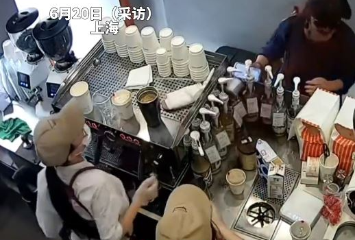 内地网红咖啡店连爆冲突，员工爆月薪仅5000元，较高峰期少近四成