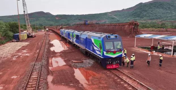 服务全球最大的单体磁铁矿地 四川资阳造机车在非洲塞拉利昂上线运营